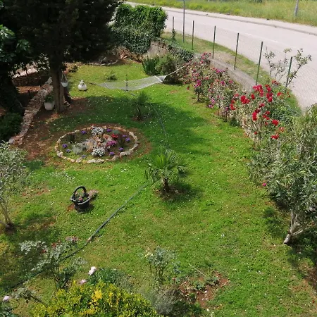 Floral Appartement Pula